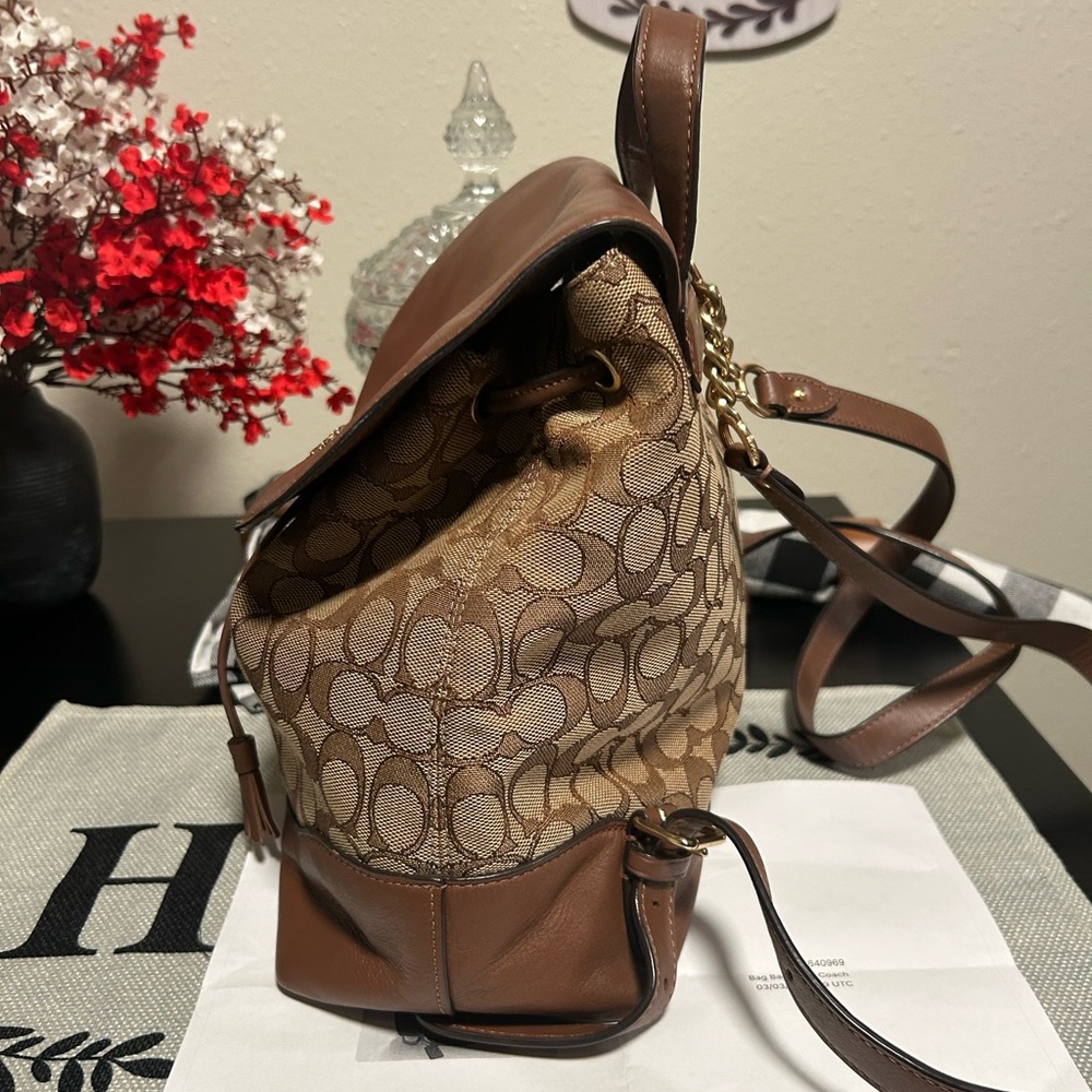 Coach❤️Elle Tan & Brown Signature Canvas And Leather Backpack With COA & Hangtag - Picture 4 of 16